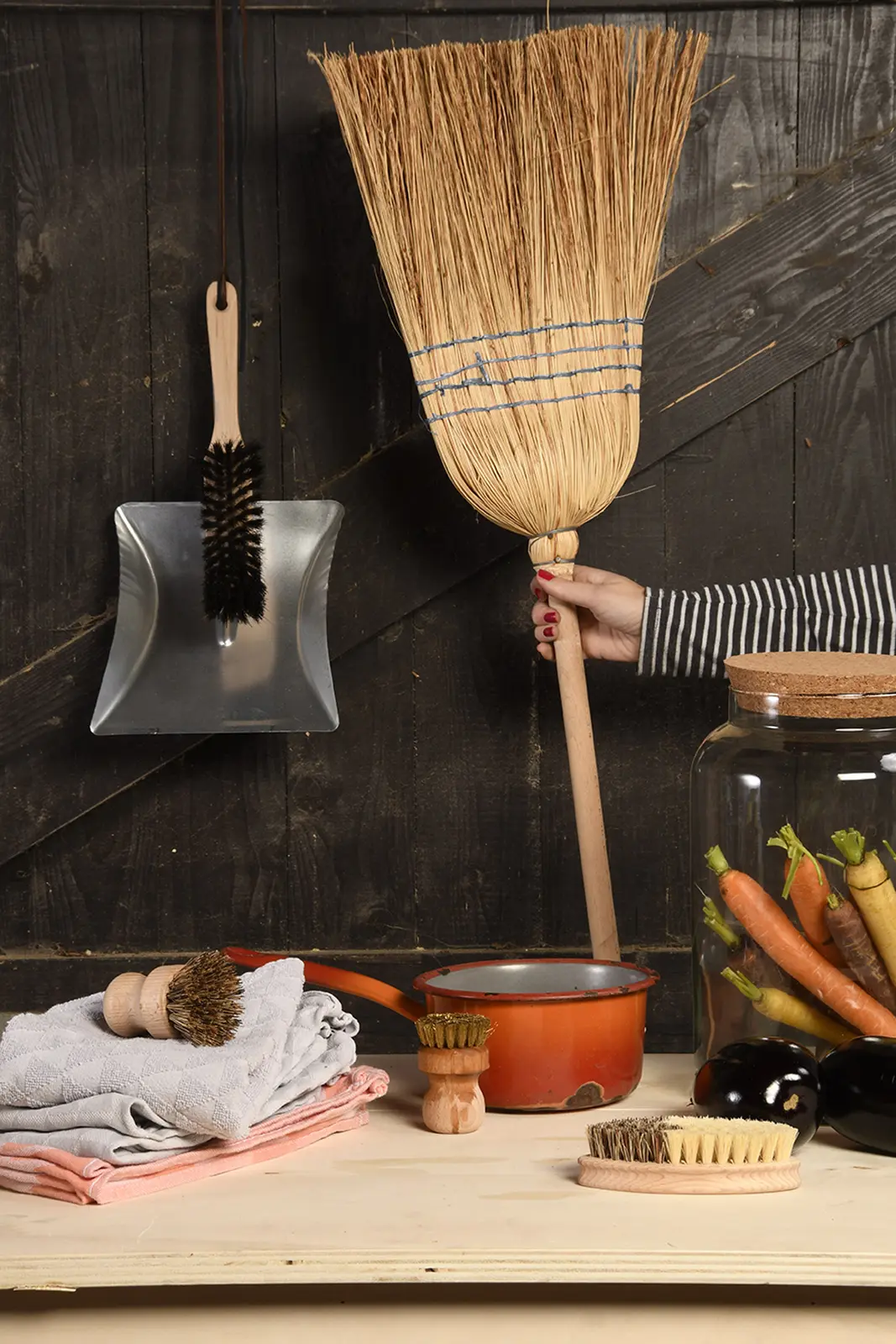 Koště domácí HOME DUST, 29x5x137cm, přírodní|Esschert Design